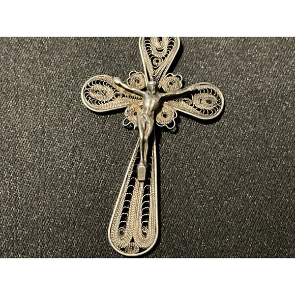 Vintage Sterling Filigree Artizan Made Crucifix (Tested 925) - Picture 4 of 9